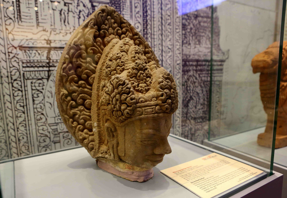 展会上展示的宝物。越通社记者 成达 摄