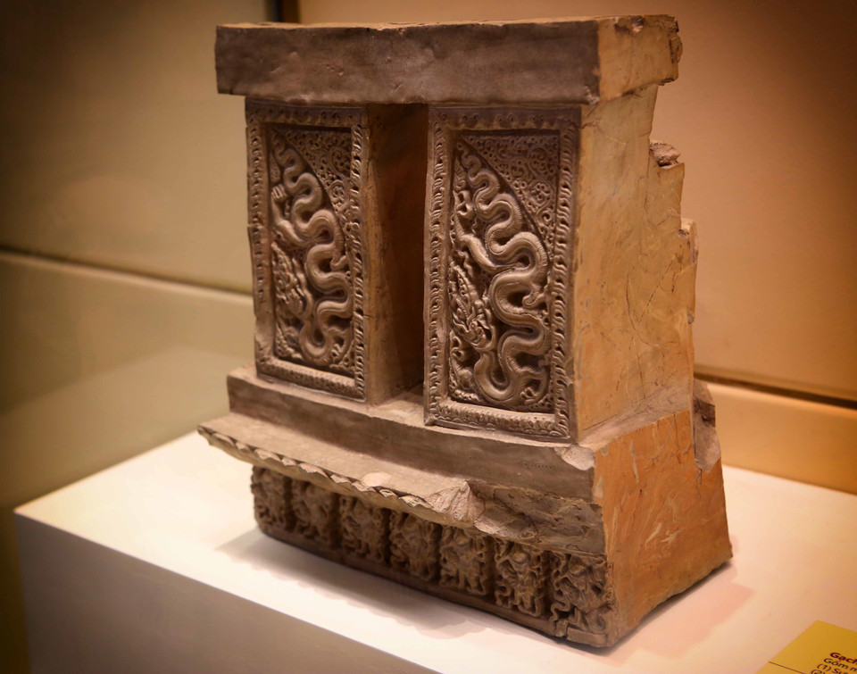 展会上展示的宝物。越通社记者 成达 摄