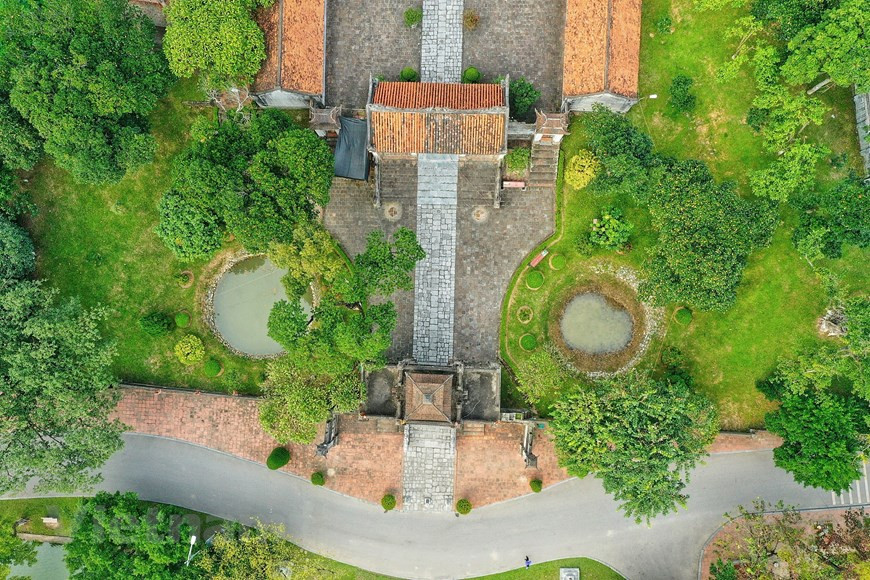 安阳王祠被森林包围，这里几乎保留了较为完整的古代建筑特色。图自越通社