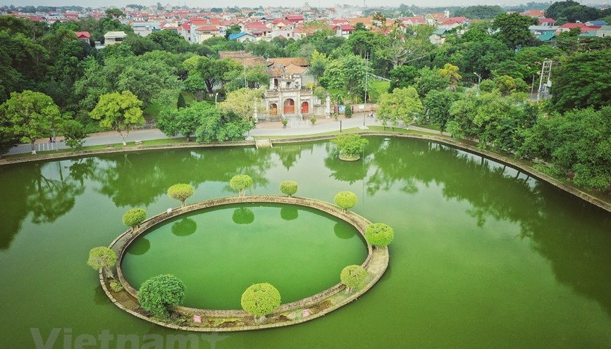 古螺城不仅与越南民族的传奇故事，例如安阳王定都、建造城堡，金龟神弩百射百中，媚珠与仲始的动人而凄美的感情故事等相关，而且还是首都河内颇具吸引力的观光旅游景点。图自越通社