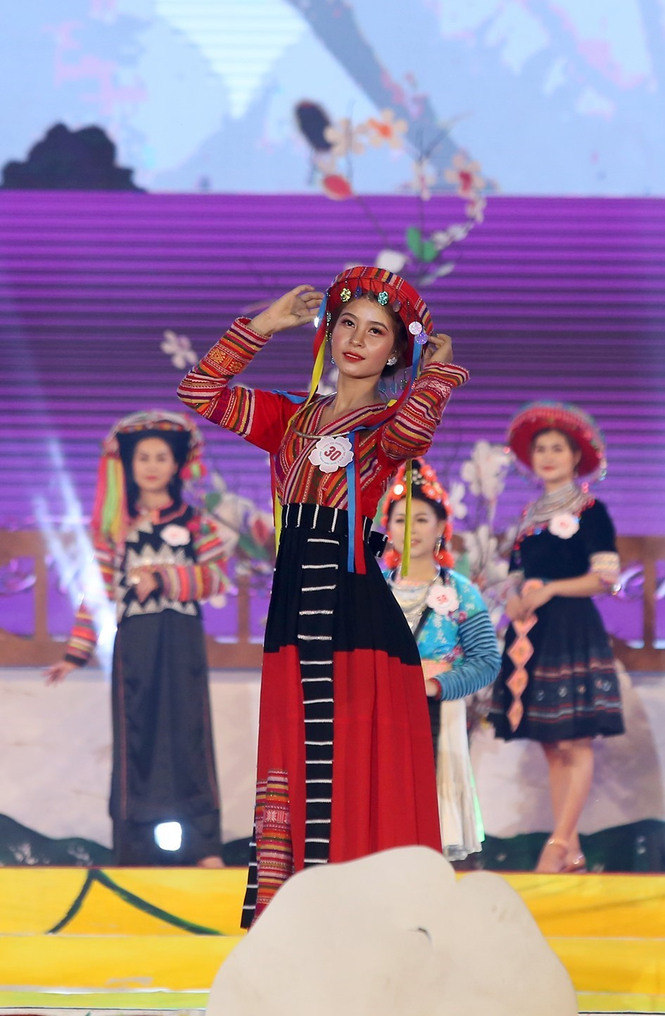 传统服装秀。越通社记者潘俊英 摄