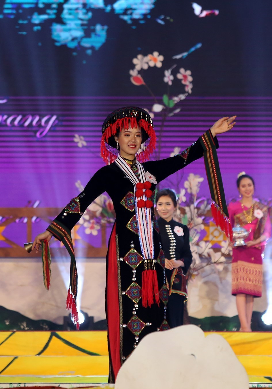 传统服装秀。越通社记者潘俊英 摄