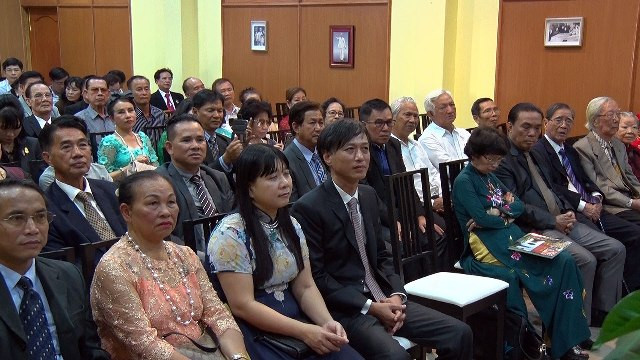 侨胞们专心聆听（图片来源：人民报）