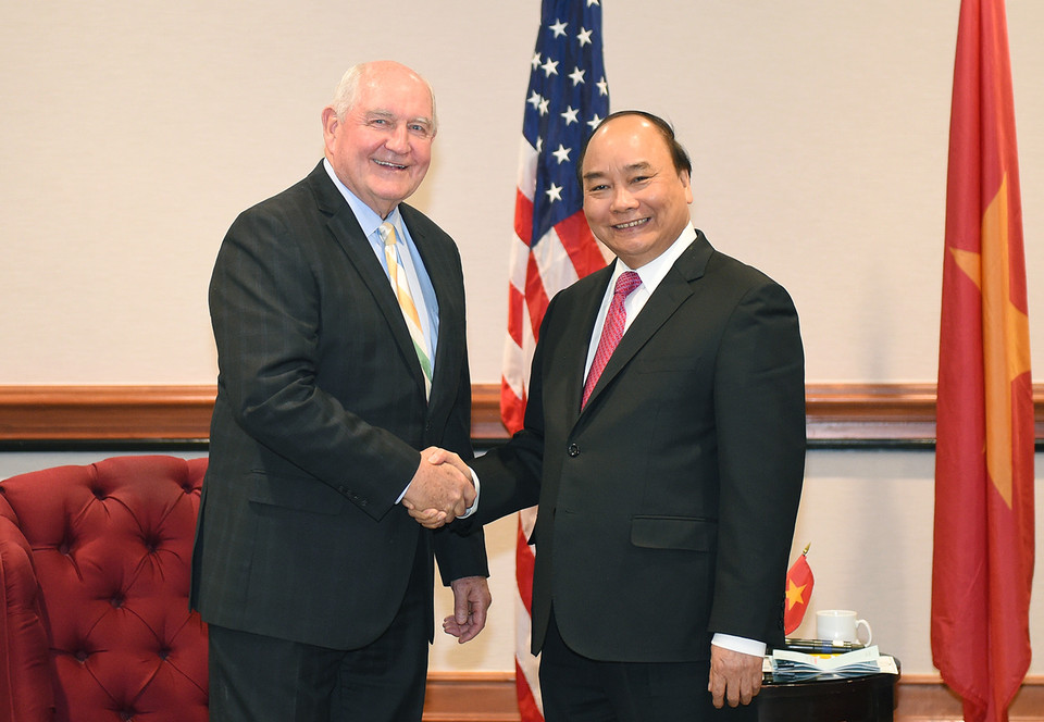 阮春福会见美国农业部长普度（Sonny Perdue）。（图片来源：越通社）