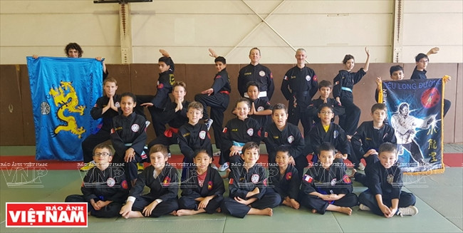 小龙堂门生。图自《越南画报》