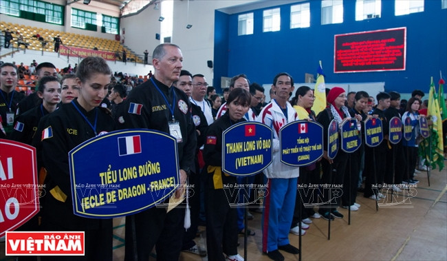 小龙堂门生参加第五届胡志明市国际传统武术节。图自《越南画报》