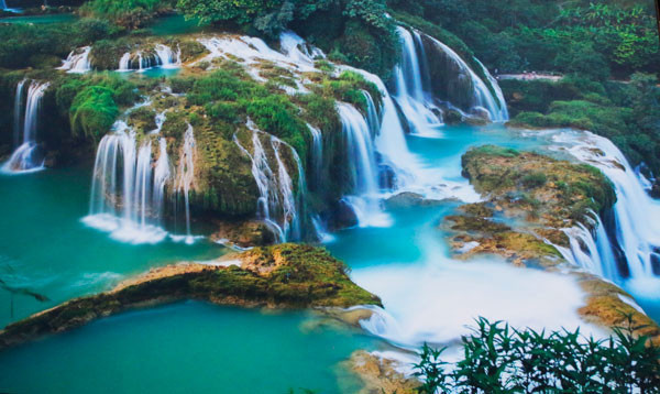 黎玉辉的作品《板约瀑布》。（图片来源：越共电子报）