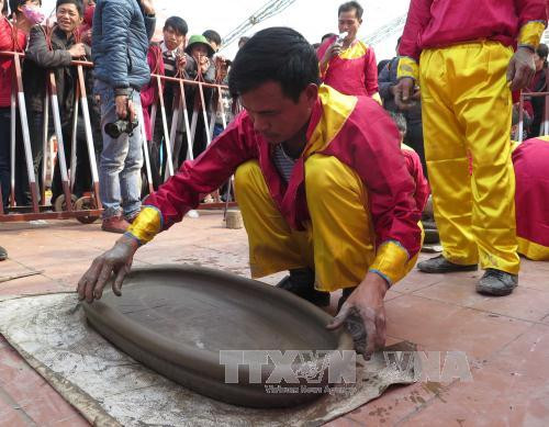 陈祠庙会期间举行的民间游戏。