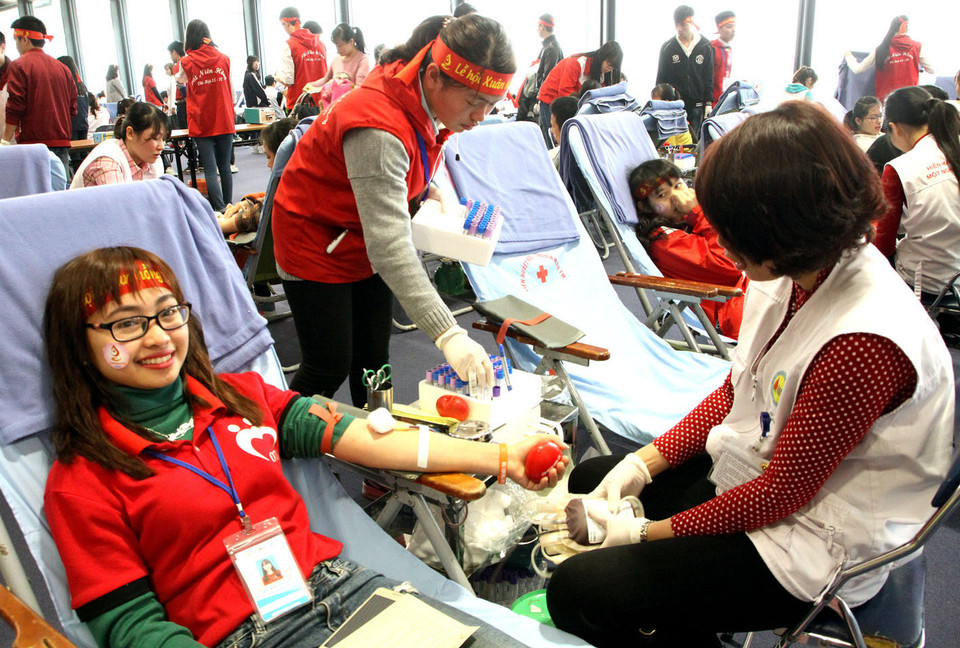 诸多志愿者参加献血节。（图片来源：越通社）