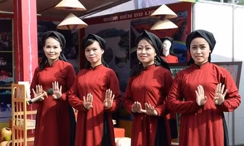 富寿省的春歌（Hát Xoan）。（图片来源：越南《人民军队报》）