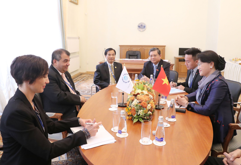 此前，越南国会主席阮氏金银在俄罗斯圣彼得堡市会见了各国议会联盟主席萨博·乔杜里。