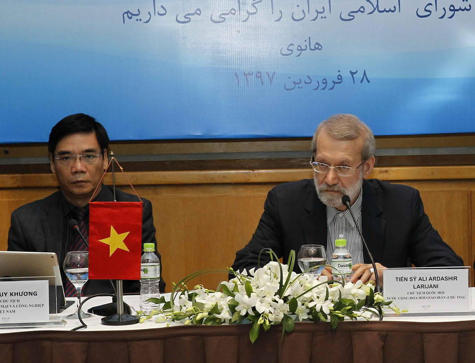 伊朗伊斯兰共和国议会议长阿里•拉里贾尼在企业论坛上发言。越通社记者 文叠 摄