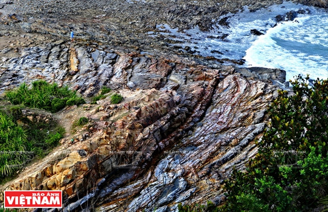 从高处俯瞰的礁石。（图片来源：越南画报）