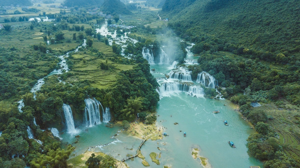 板约瀑布。（图片来源：越通社）