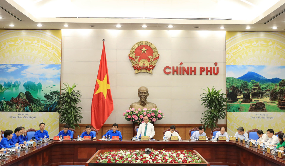 越南政府总理阮春福发表讲话。越通社记者 统一 摄