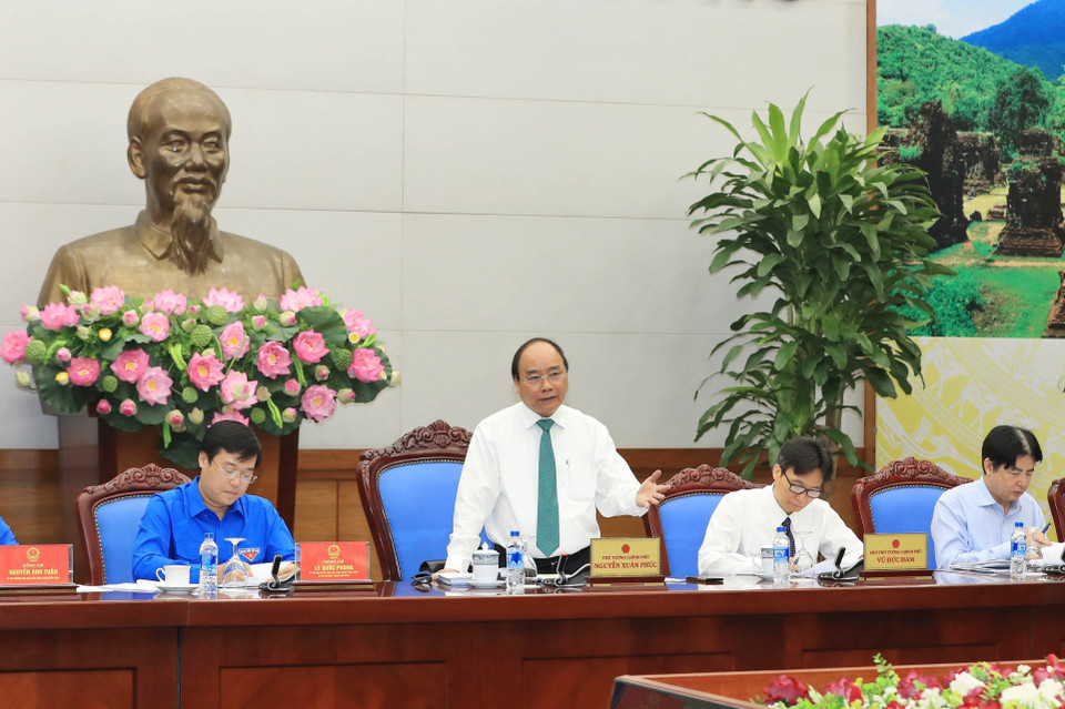 越南政府总理阮春福发表讲话。越通社记者 统一 摄