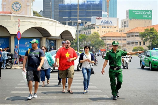 国际游客赴胡志明市观光旅游时一直受到最好的服务。（图片来源：越南《人民军队报》）