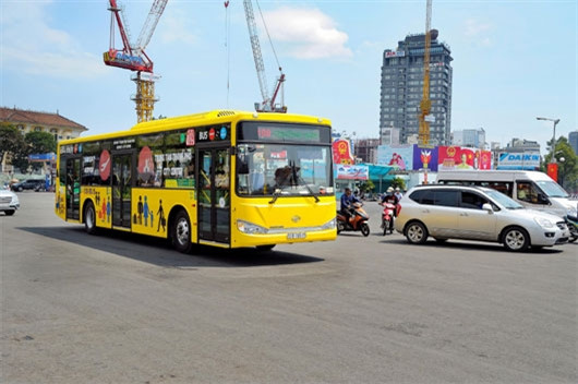 五星级标准的公交车为公共交通带来新面貌。（图片来源：越南《人民军队报》）