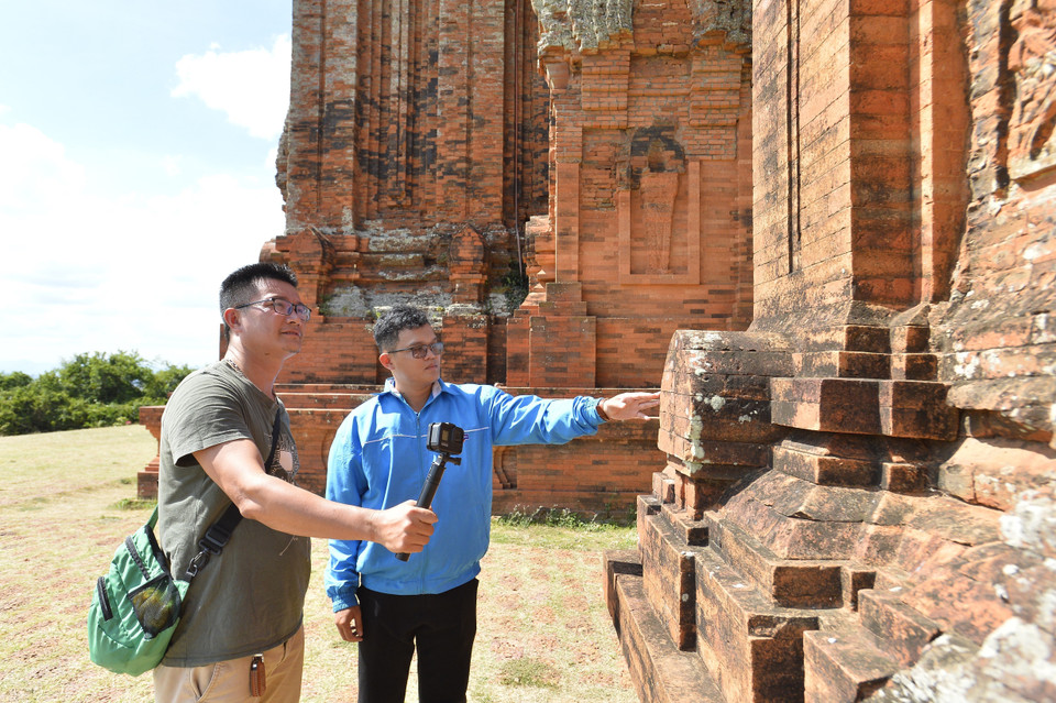 银塔是最古老的塔群之一，同时也是来到平定省的游客不能错过的旅游目的地。图自越通社