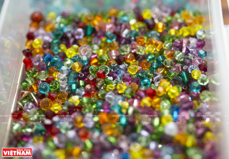 铜丝画辅料。图自越南画报