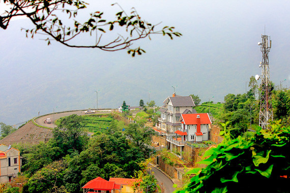 正午时分的三岛。