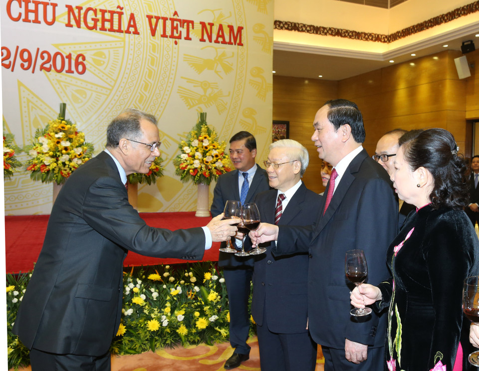 各国驻越大使向越南党和国家领导人祝贺。