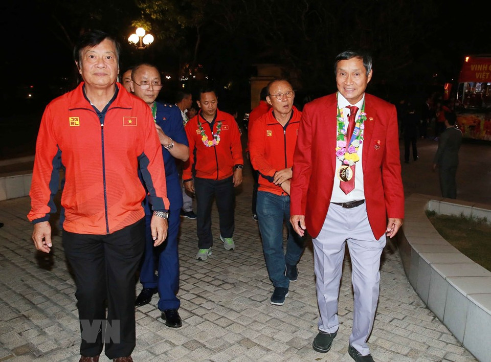 参加第30届东运会越南体育代表团进入政府所住地。越通社记者 尹晋 摄