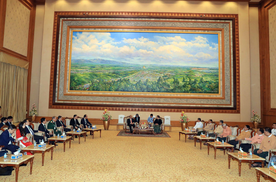 阮春福总理会见缅甸联邦议会议长吴帝昆秒。越通社记者 统一 摄