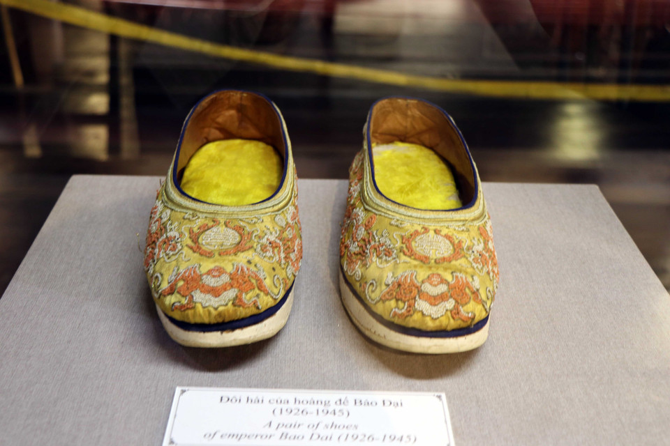 阮朝皇后凤袍复制版。越通社记者 杜长 摄