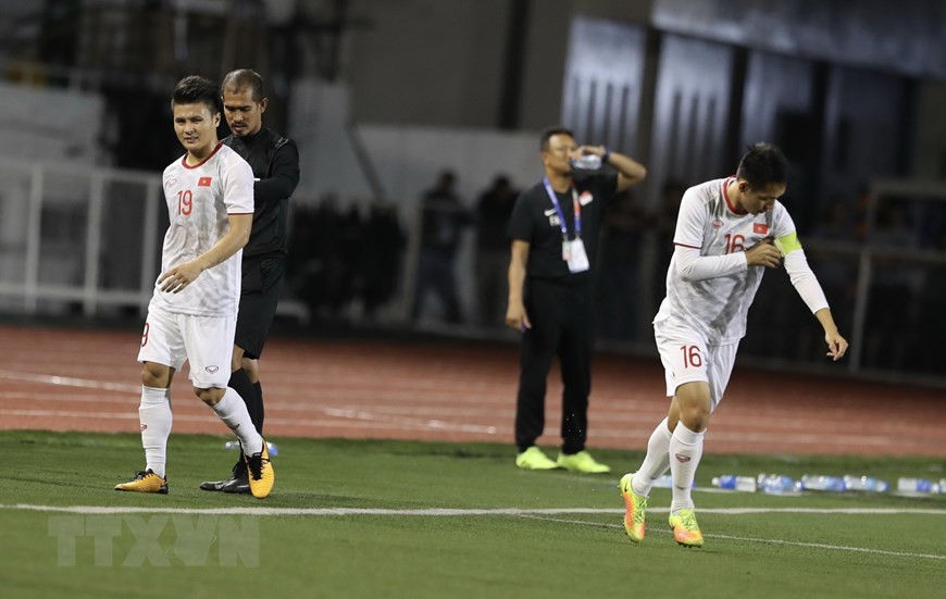 第22分钟，光海遭到对方犯规后不能继续比赛被换下场。(越通社 黄玲 社）