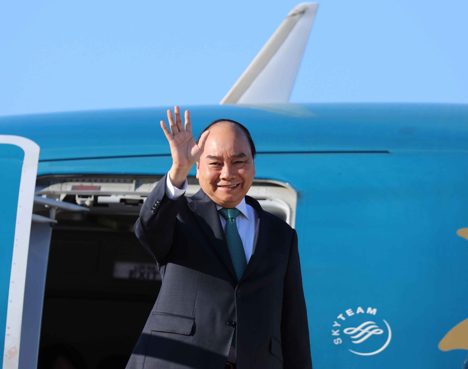 阮春福总理一行离开缅甸首都内比都，前往仰光市。越通社记者 统一 摄