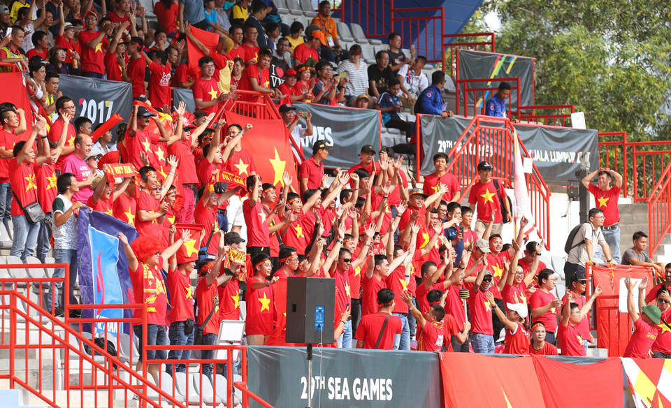 越南球迷兴奋高呼。越通社记者 国庆 摄