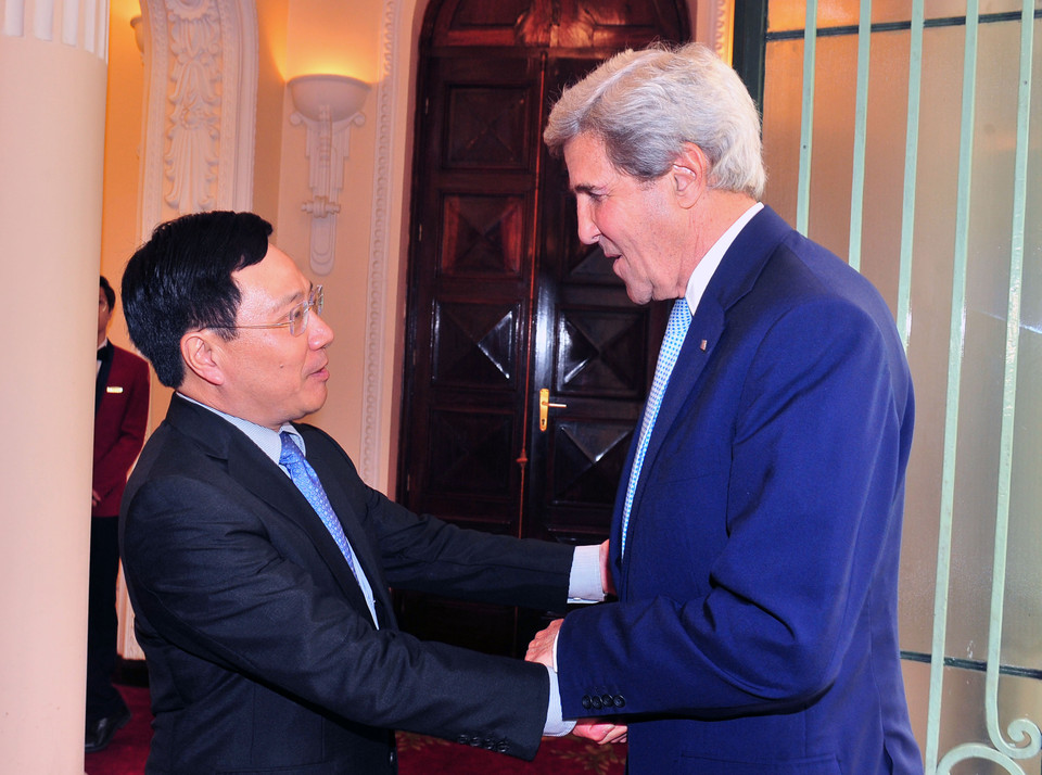 范平明会见约翰·克里.（图片来源：越通社）