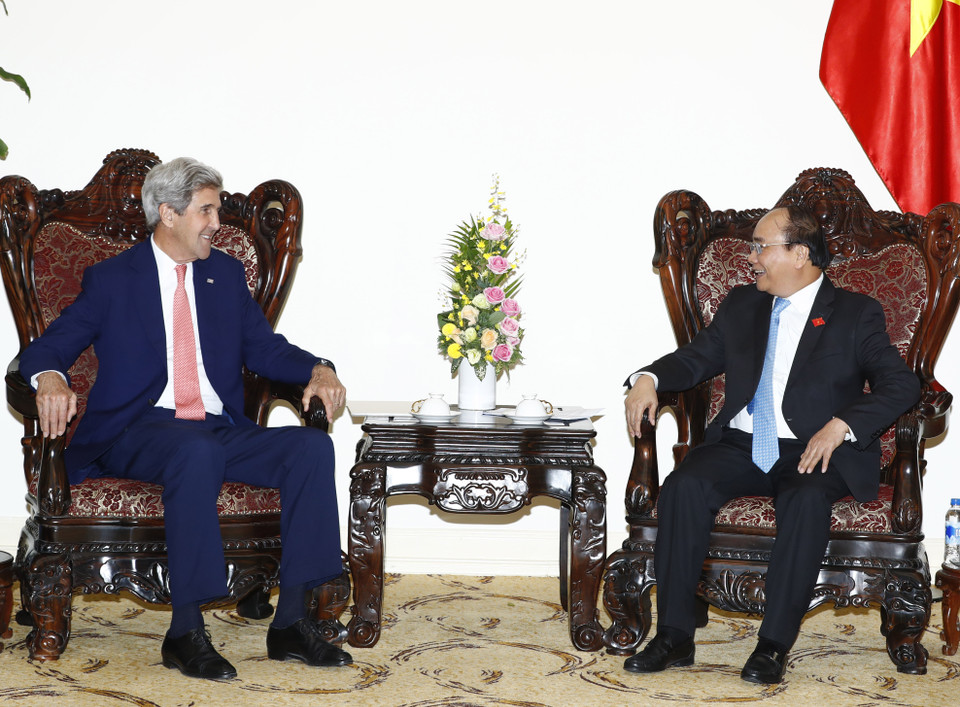 阮春福会见约翰·克里.（图片来源：越通社）