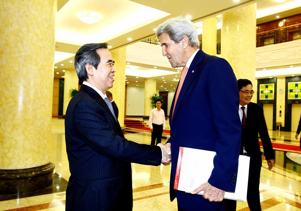 阮文平会见约翰·克里.（图片来源：越通社）