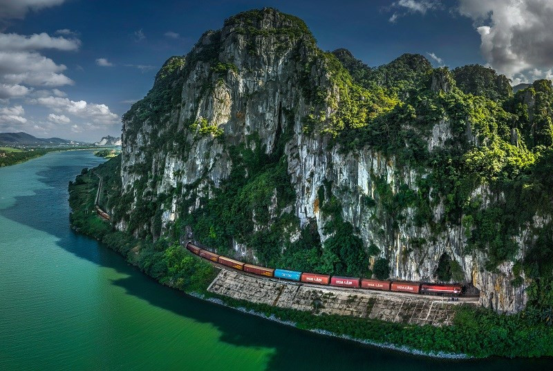 陈宝和摄影师的‘丽山地道的火车’摄影作品荣获优秀奖。图自 VIETNAM+