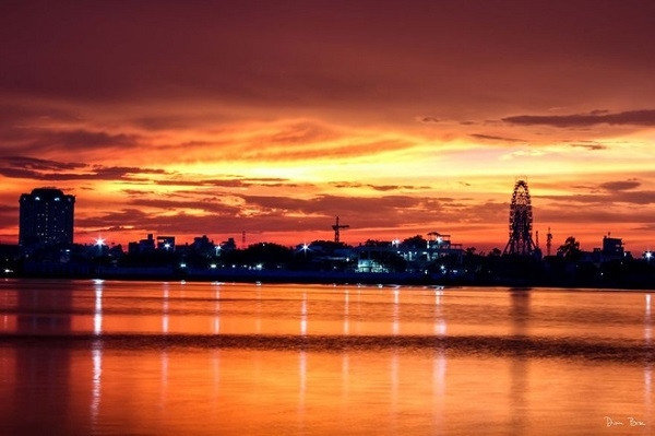 河内西湖的黄昏。（图片来源：越南快讯网）