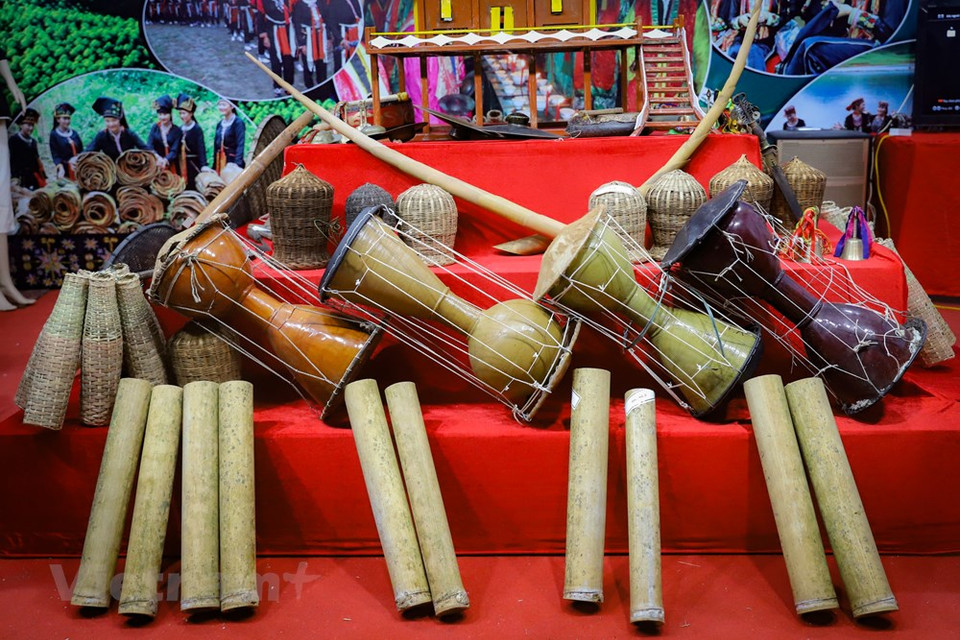 文化节期间还展示瑶族人生活中的实物或他们日常生活中的物质、精神生活场景的模型。第二届越南全国瑶族文化节是推崇优良传统文化价值，保护和弘扬瑶族在越南54个民族统一且多样文化中的文化特色的机会，为艺人、艺术家和群众运动员会面交流，交换经验，提高关于国家融入与发展时期保护与弘扬瑶族传统文化价值中的认识和意识的大好机会。图自Vietnam+