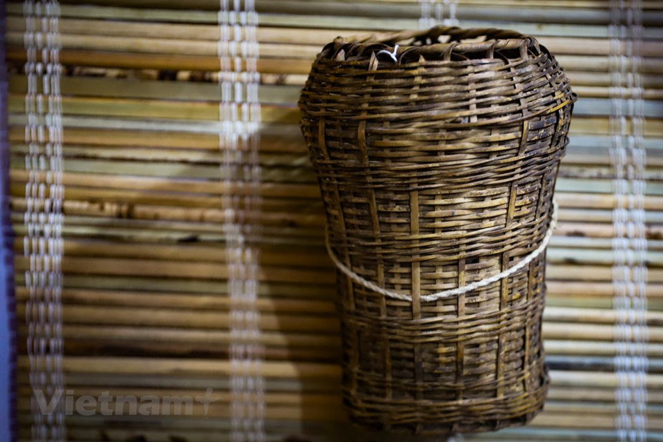 活动上展示瑶族人农具和渔具等。2022年第二届越南全国瑶族文化节于2022年10月6日至8日举行，吸引太原、北江、北件、高平、河江、莱州、老街、广宁、山萝、宣光、永福、富寿、清化、安沛等14个省瑶族艺人、艺术家和群众前来参加。文化节期间举行庙会片段、生活仪式、上演传统服饰秀等活动。图自Vietnam+