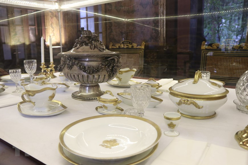 陈列在安定宫的阮朝皇家日常用具。图自越通社