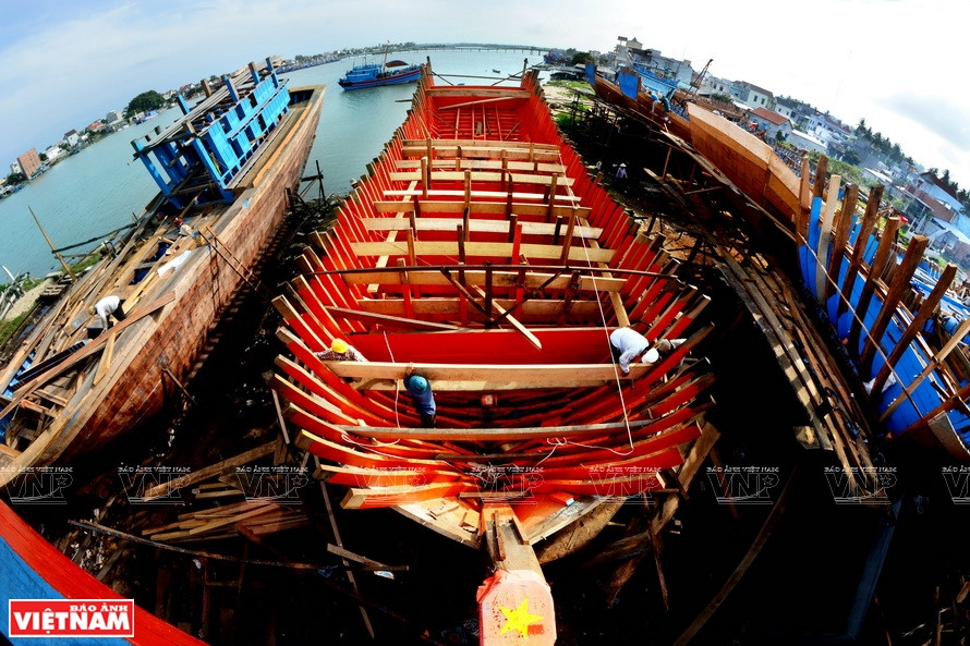 广义省偲义县义富乡古垒造船合作社，位于茶曲江和富寿江交叉之处。图片来源：越通社