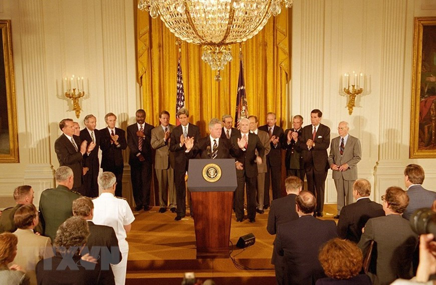 1995年7月11日夜晚，美国总统比尔•克林顿宣布越美关系正式正常化。图片来源：越通社