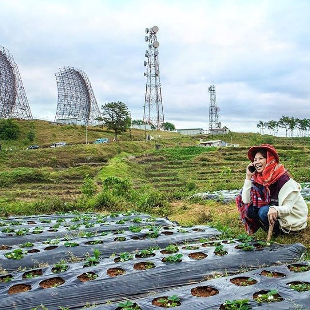 菲律宾摄影师Danilo Victoriano的作品《你好，全球经济》。
