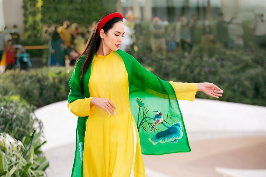 因受疫情影响而长时间中断后，这次是越南环球小姐同台演出的难得机会。 图自Vietnam+