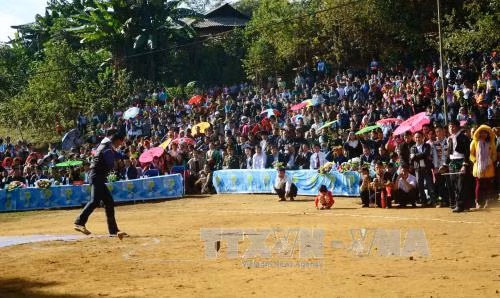 民间游戏比赛。（图片来源：越通社）