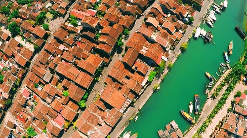 截至12月，这段视频的播放次数将达300次。其中的20%将在英国旅游卫视黄金时段播出（vnexpress.net）