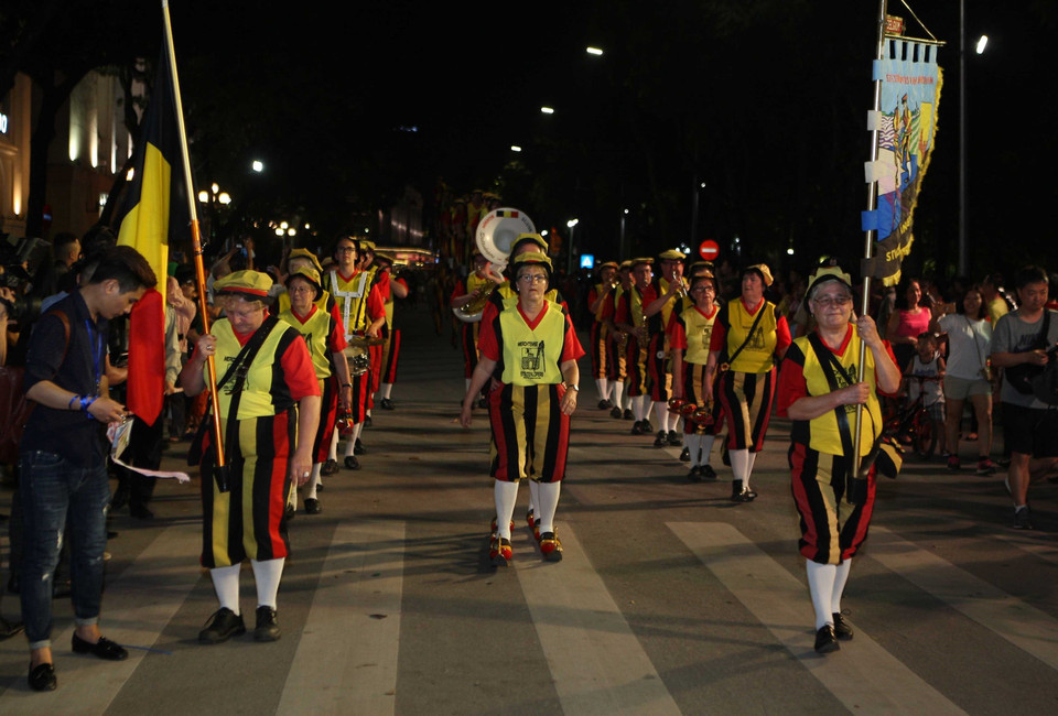 “2018年欧洲日” 活动的文艺表演。（图片来源：越通社）