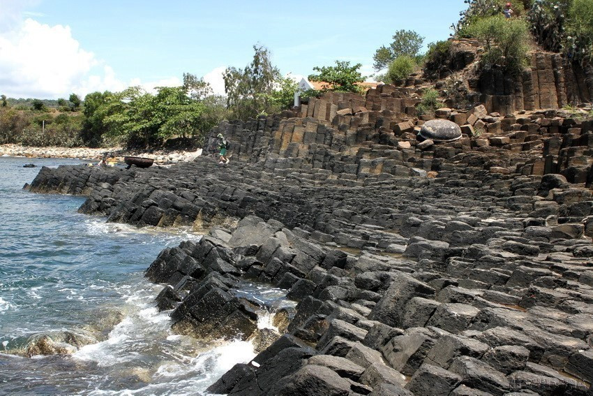 石盘滩于2020年12月被政府总理列入国家级特殊遗迹区名录。图自越通社