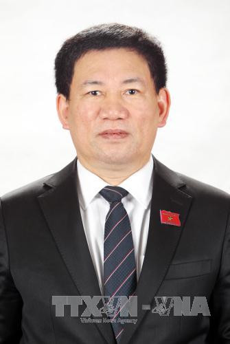  越共中央委员、宜安省委书记、人民议会主席胡德福以447个赞成票当选国家审计署审计长。