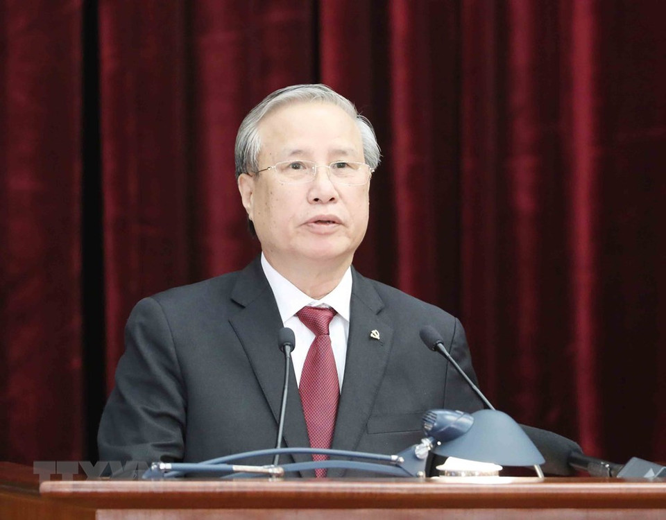  会议上，中央将进行推荐十三届中央政治局、中央书记处候选人预备人选，讨论选举机制草案、越共十三大工作机制以及其他重要问题。图自越通社